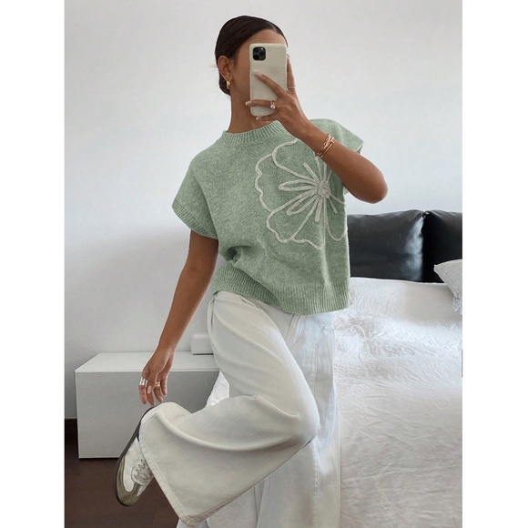 Mint Green Knit Muscle Top Textured Floral Appliqué - Picture 5 of 8